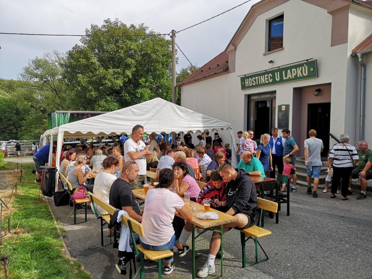 Dožínky 2020 - stan před hostincem